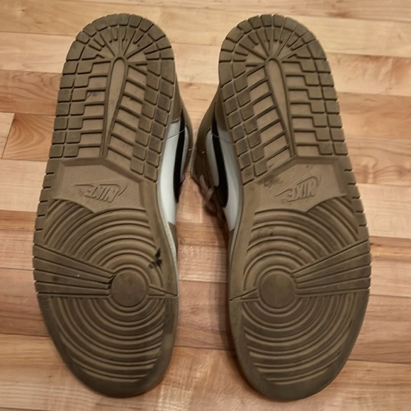 Women’s Pre-owned Size 10 Jordan 1 Mid Sneakers - Brown/White. Creases in front. - Picture 7 of 7